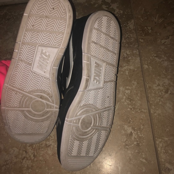 High top Nike’s - Picture 2 of 3